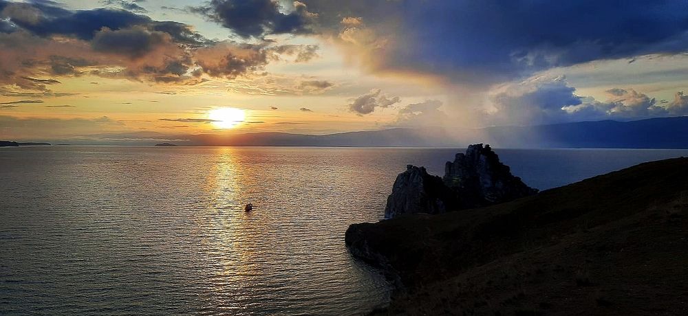 Закат на Байкале