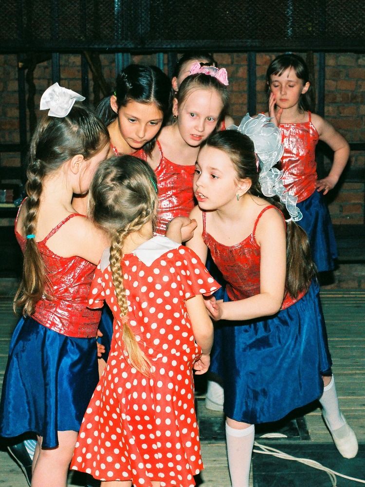 МЕЖДУ НАМИ, ДЕВОЧКАМИ
