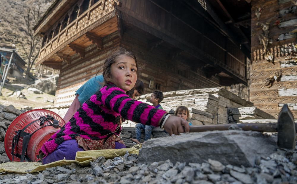 Small hands, big heart