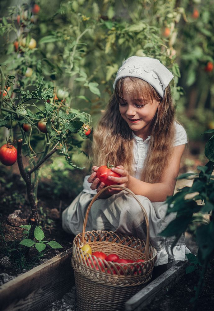 Мелания и томаты