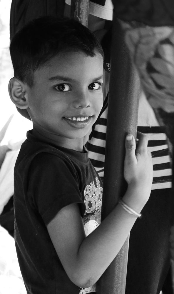 Smiling Boy (Dhobhi Ghat, India)