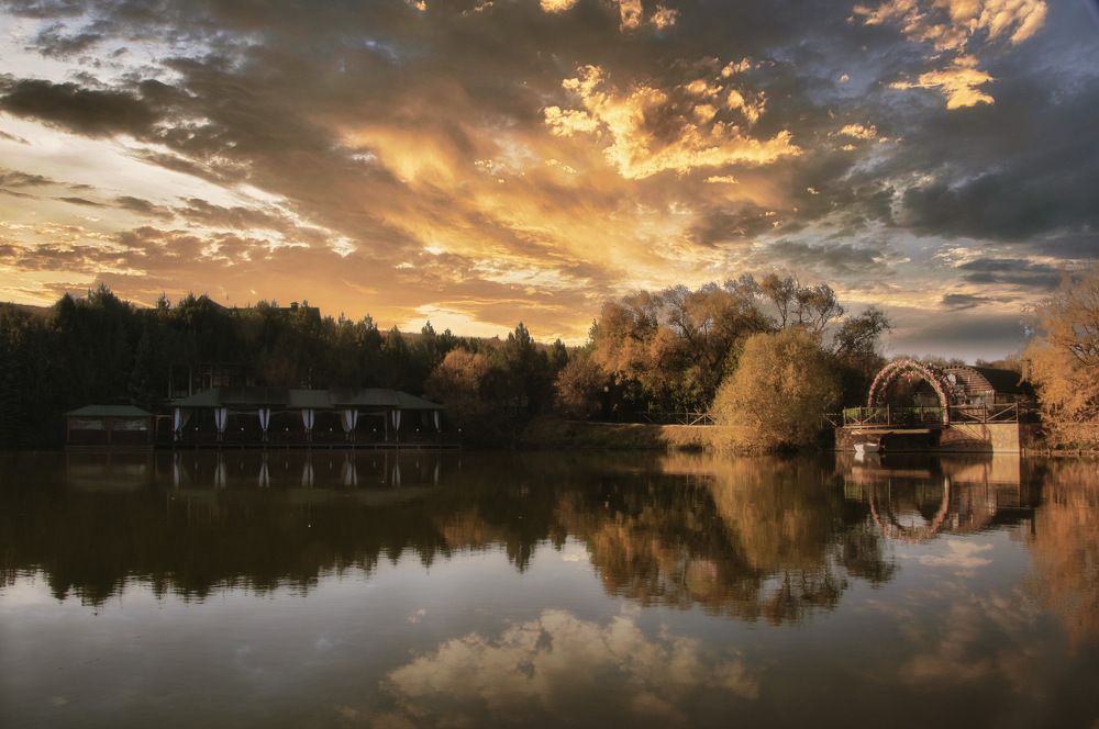 Photograph by  AlexSa