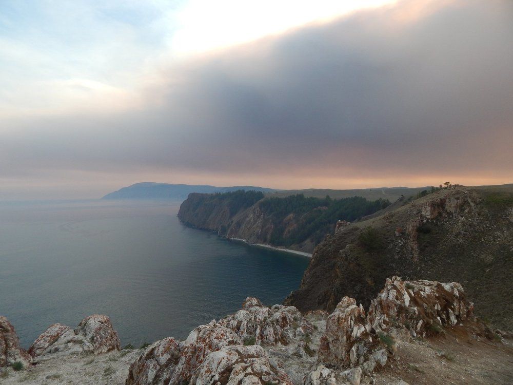 Байкал,мыс Хобой, перед грозой.
