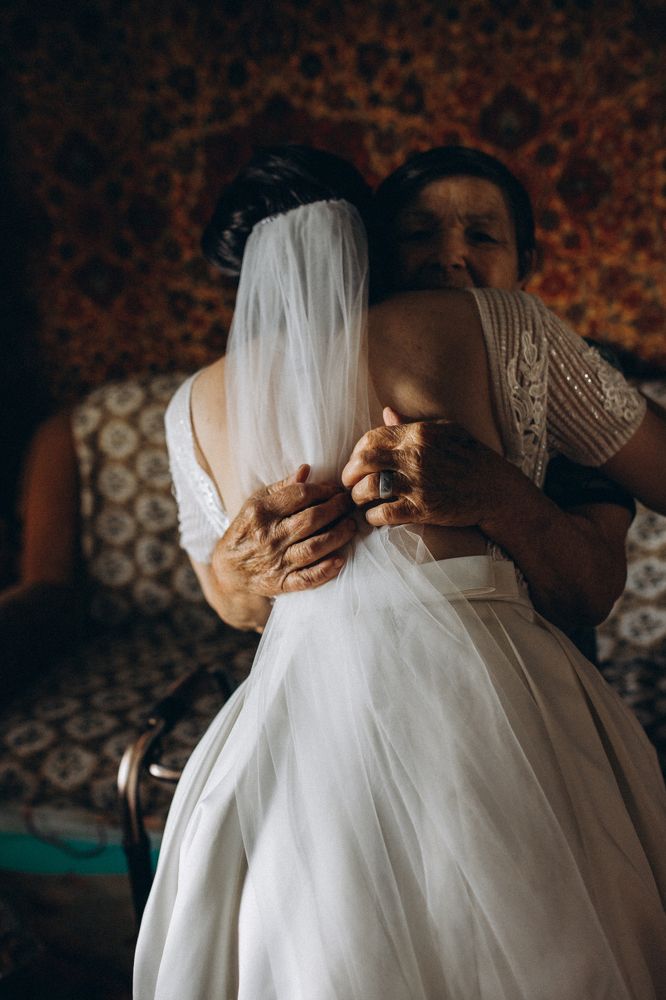 Внучка вышла замуж.