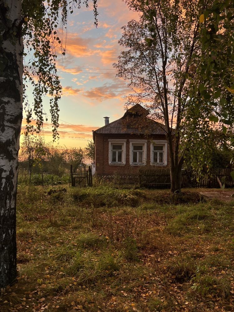 Рассвет в октябре над селом