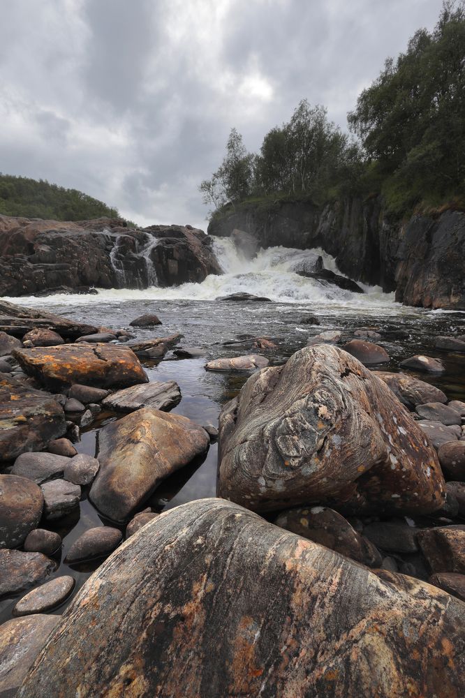 Водопад на реке Титовке, Мурманская область.