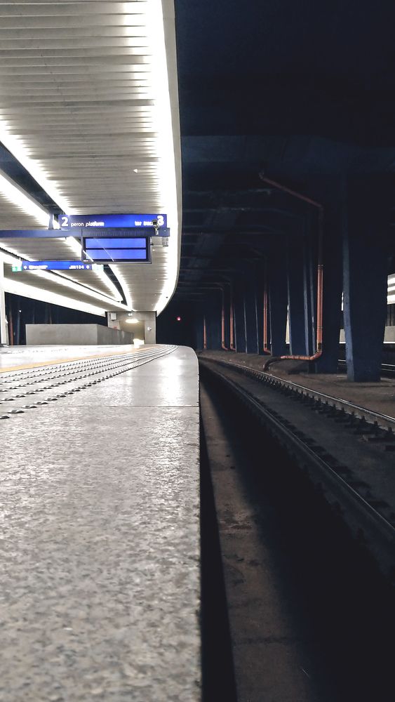 Photograph by Anton Leonchikov