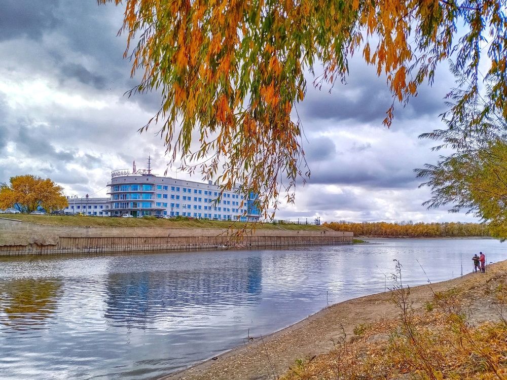 На берегу Оми