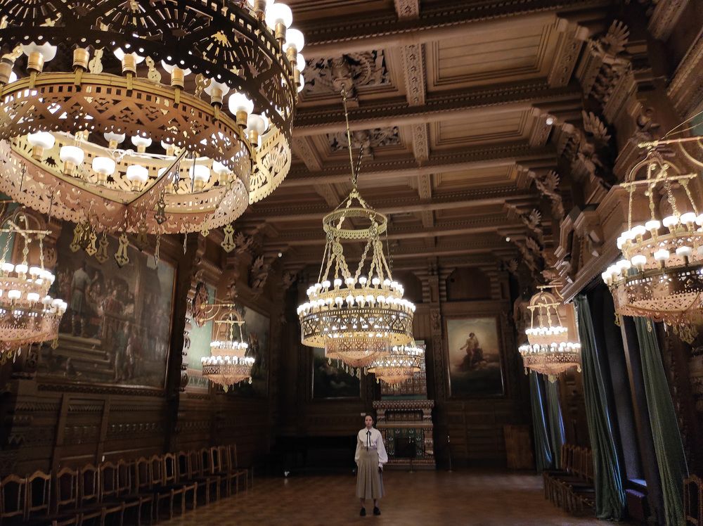 Старинный зал