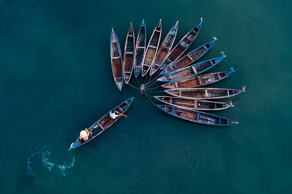 Flower boat on O Loan lagoon