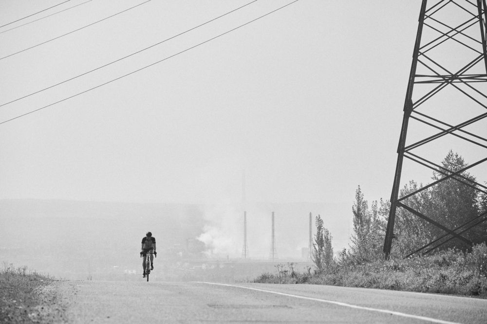 Человек и промышленный гигант
