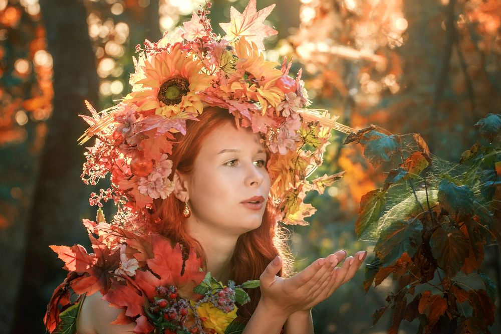 Девушка - осень.