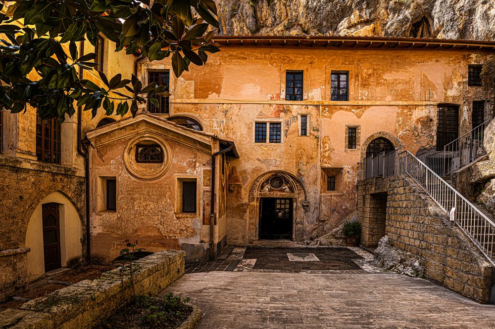 Born from the rocks (2023)