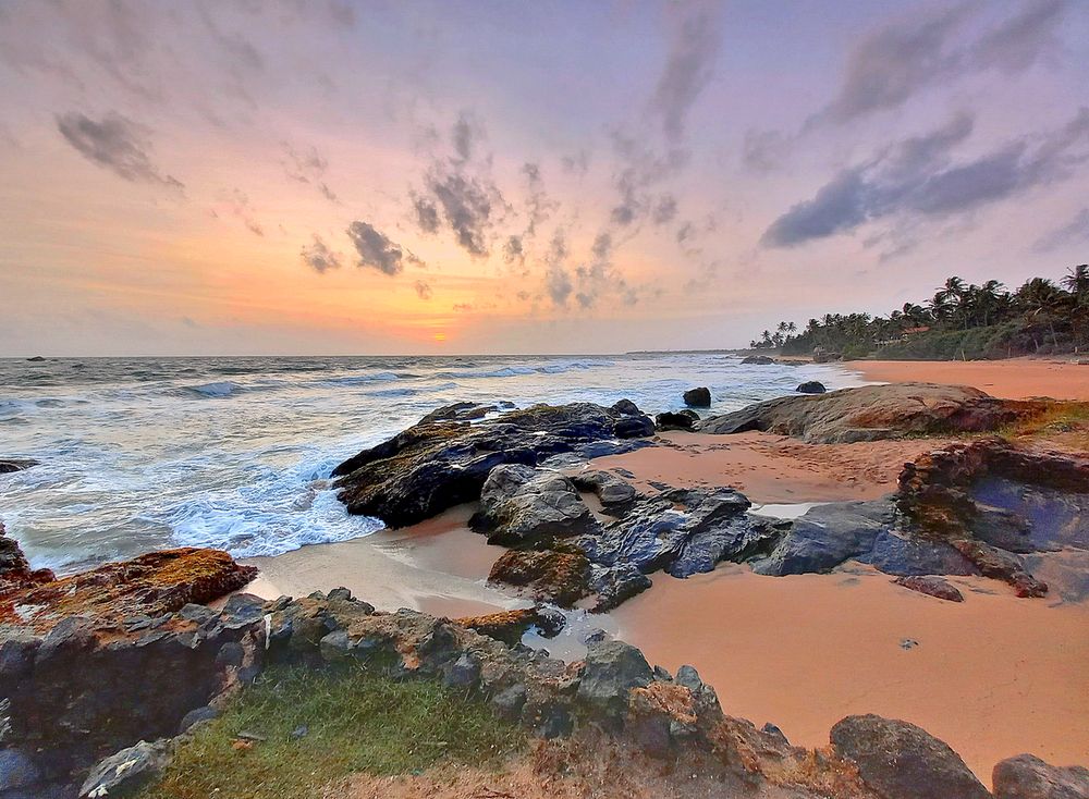 Небесный взрыв над морем