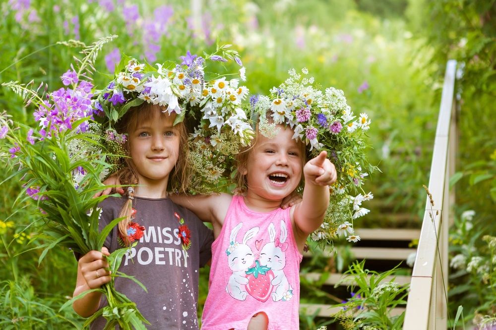 Такие девчонки.
