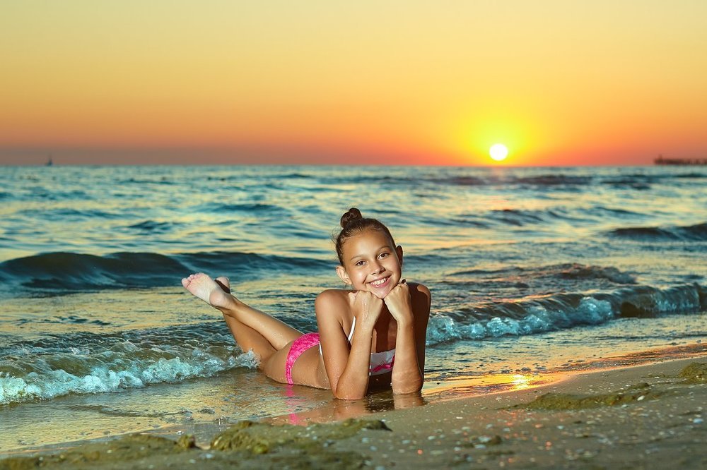 Девочка и море