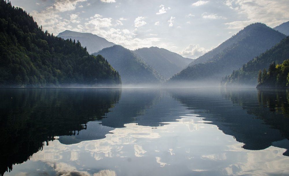 туман над озером Рица