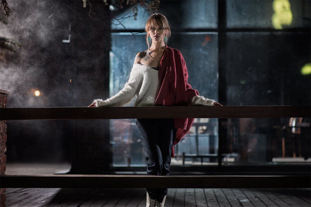 Девушка на веранде. Girl on the terrace.