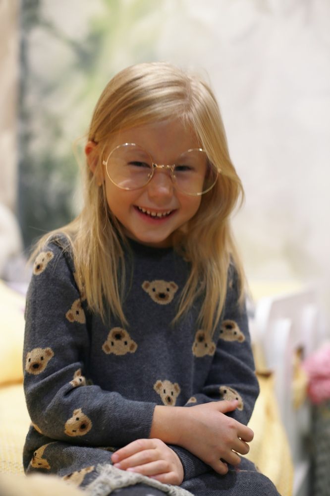 Алиса хохотушка