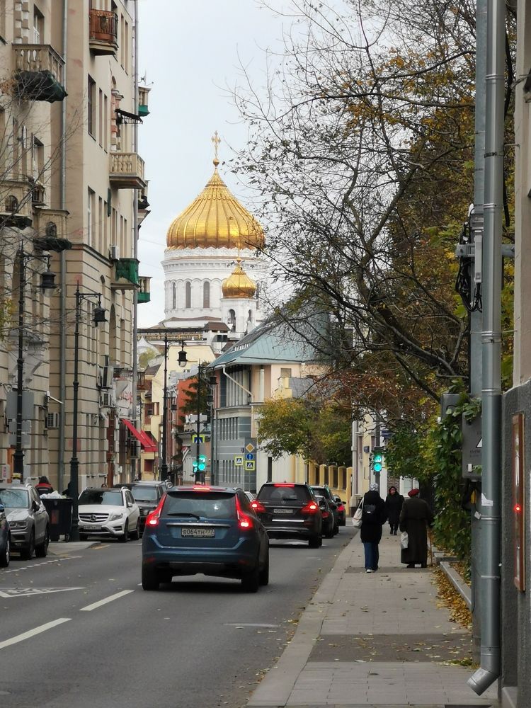 В переулке центра Москвы