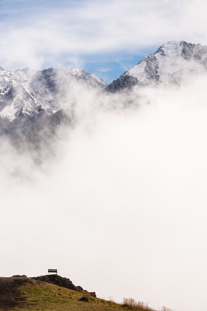 Лавка в облаках