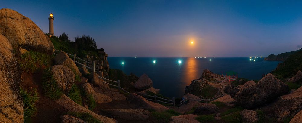 Marine signal lights