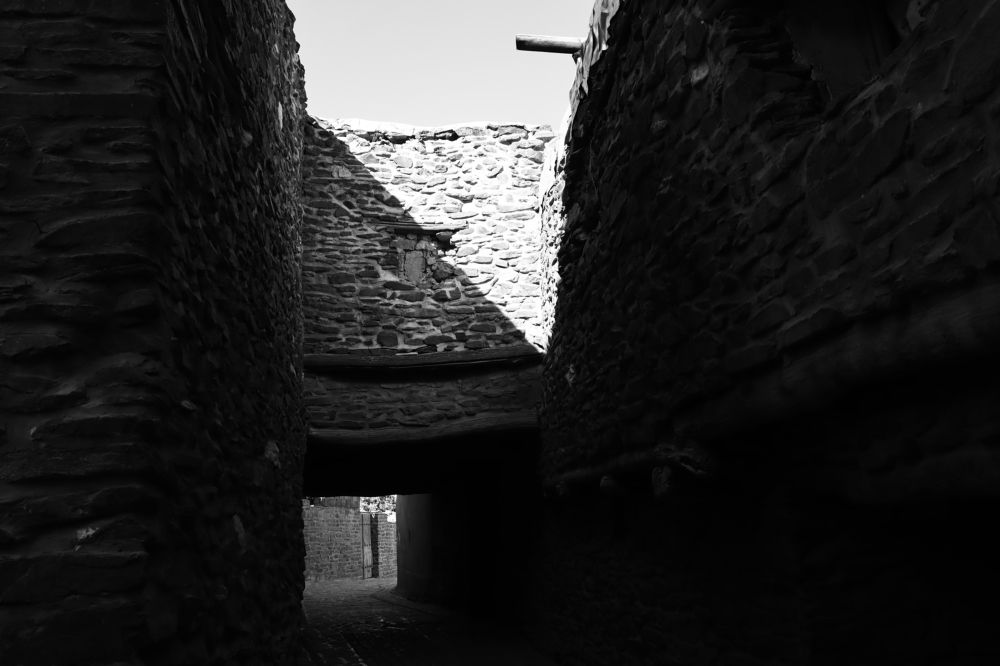 Hallway to dark dot.