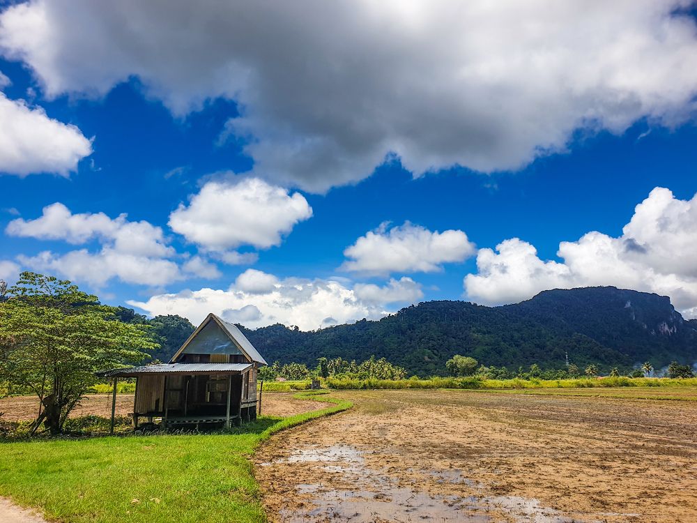 cottage with beautiful culumbus cloud