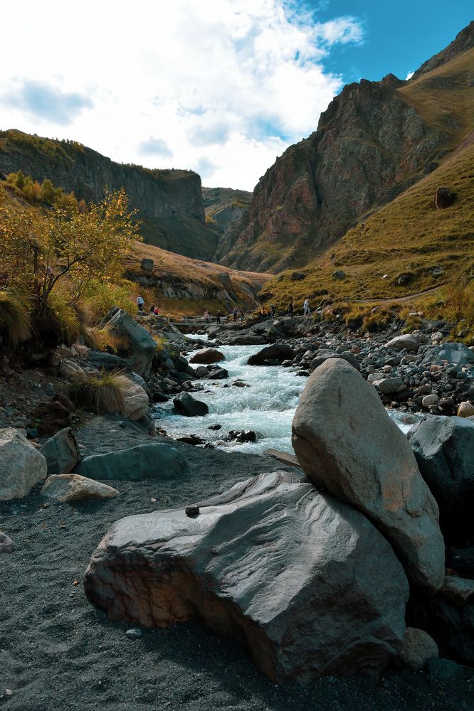 Фотография автора Михаил Мазлоев
