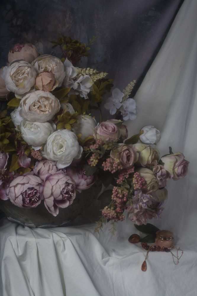 Пионы с Золотом