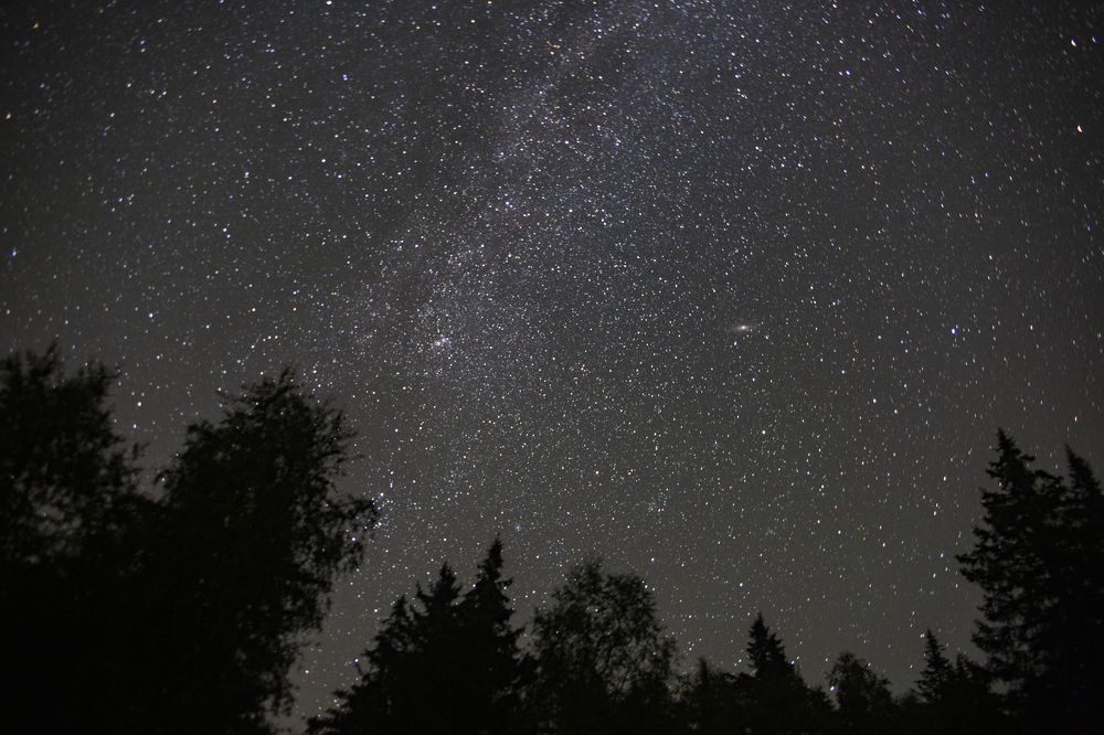 Небо звездное - метель августа