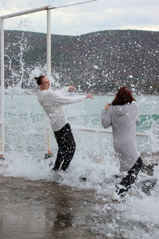 Сбивая с ног