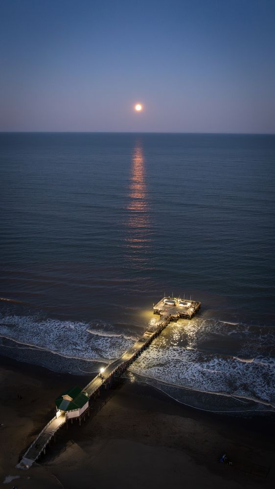 Muelle y Luna llena