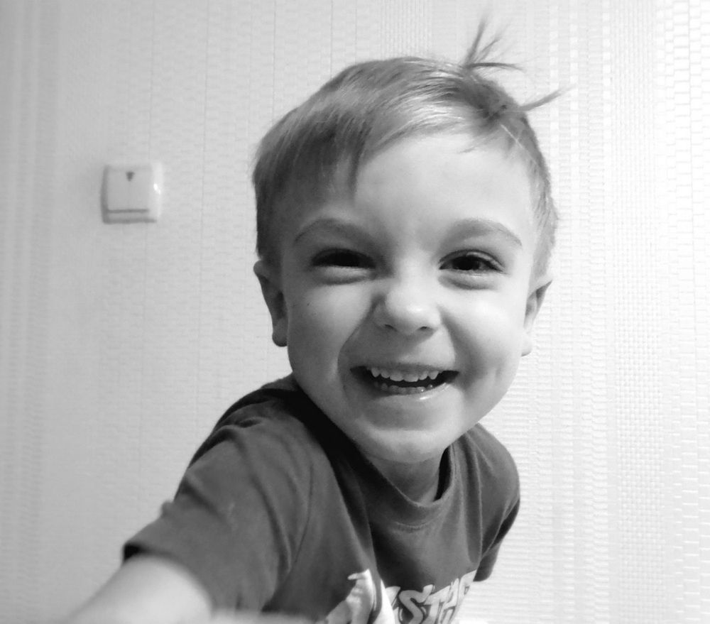 Весёлый ребёнок