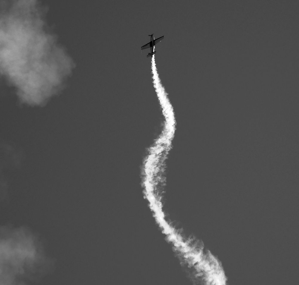 Ушел в пике.