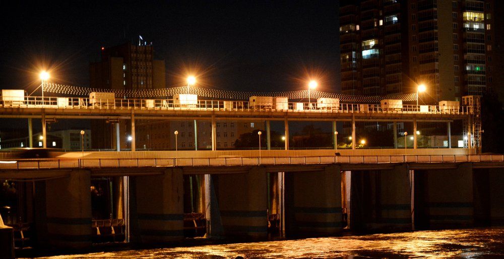 ночная дамба на р. Тобол