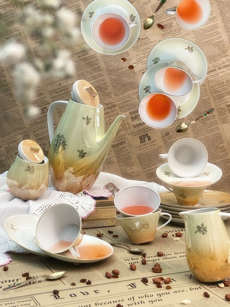 "Безумное чаепитие"