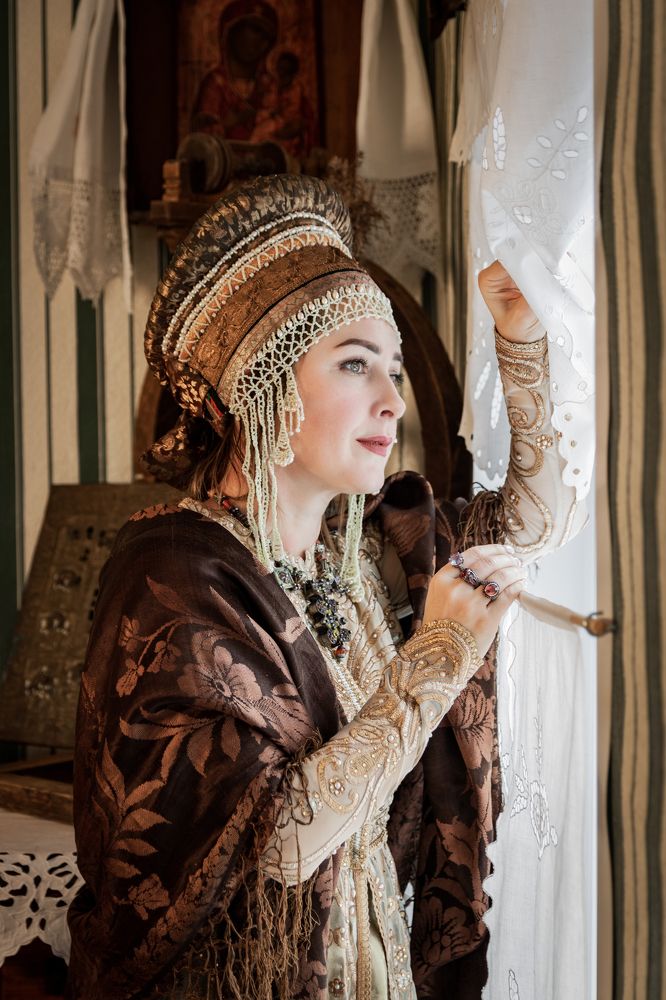 Живёт моя отрада в высоком терему