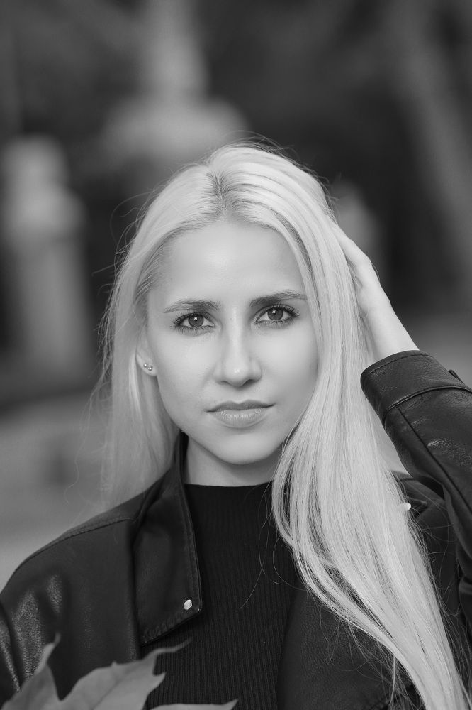 Фотография автора Олеся Лукьяненко