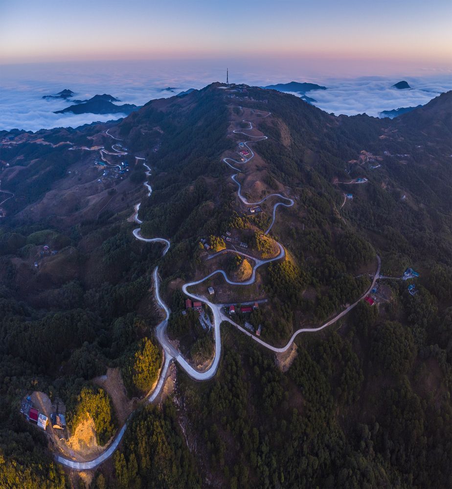 The road to Mau Son mountain