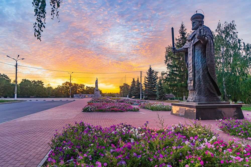 Ливны. Площадь Булгакова. Николай Чудотворец.