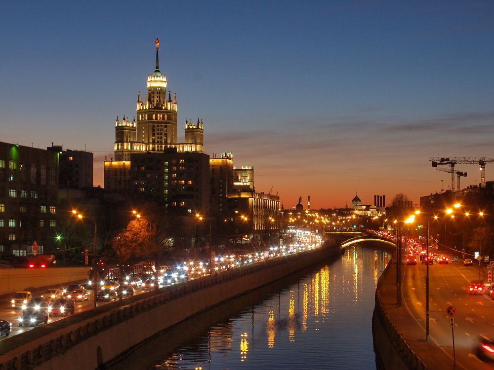 Закат в городе.