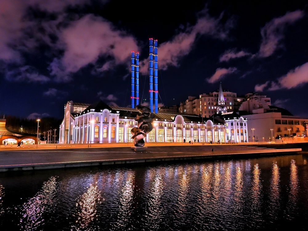 House on the Embankment. Now from the rear.