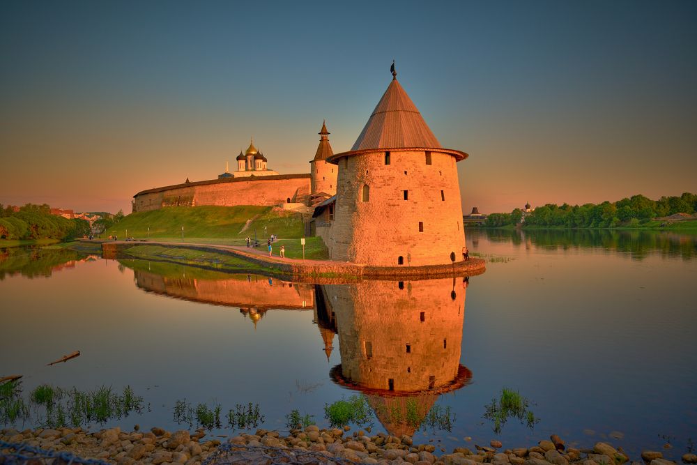 Псковский Кром на закате