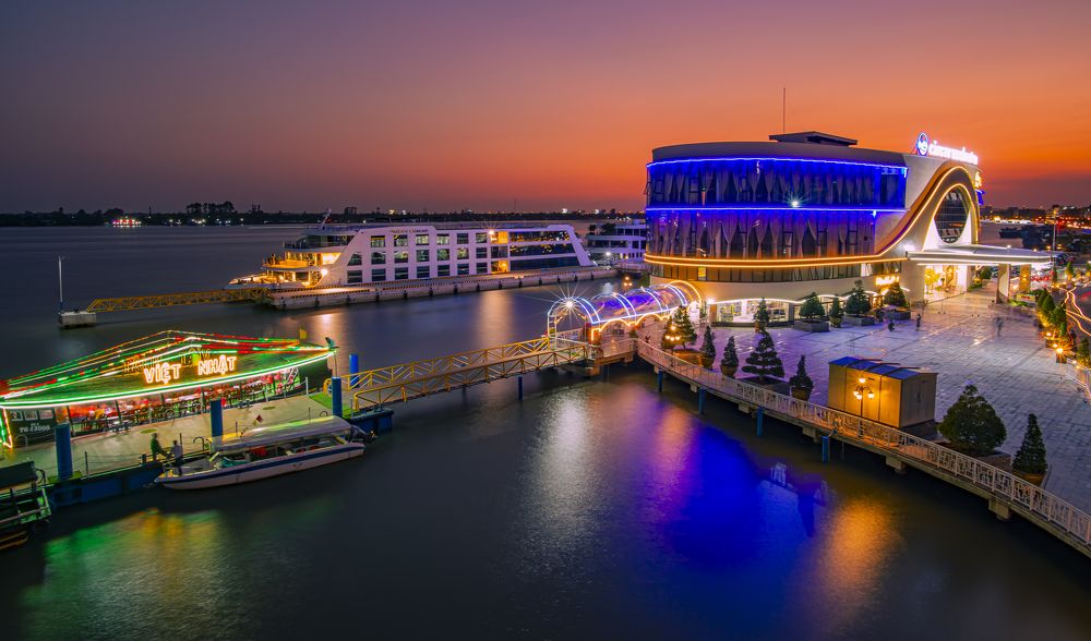 Photograph by Nguyen