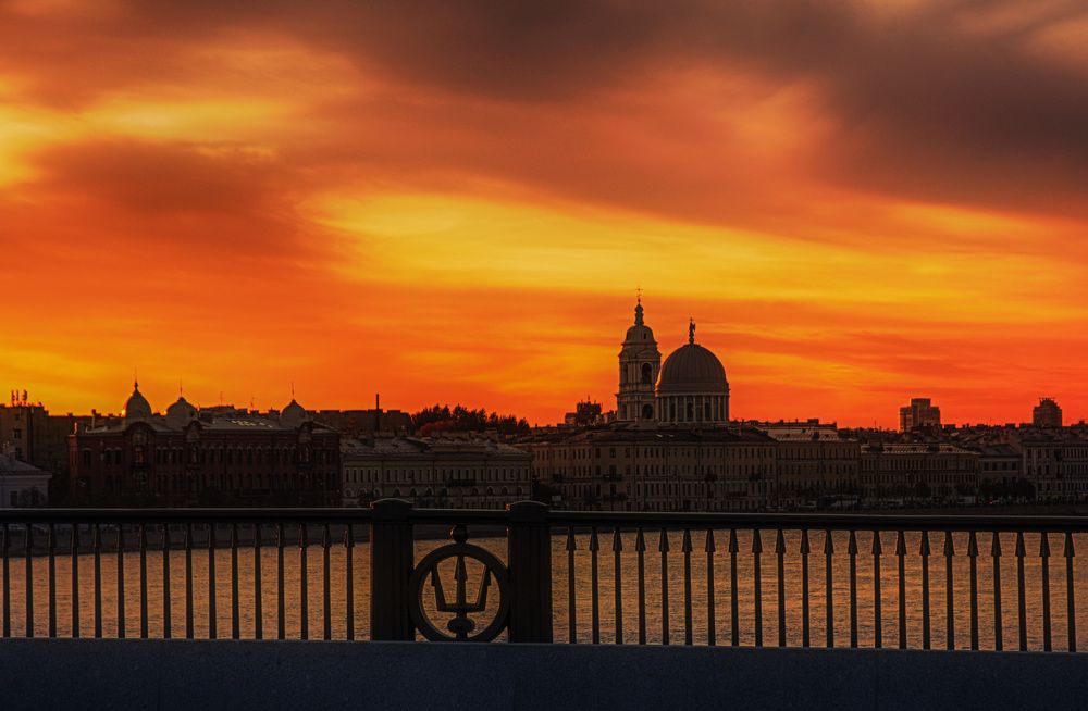 Закат в городе