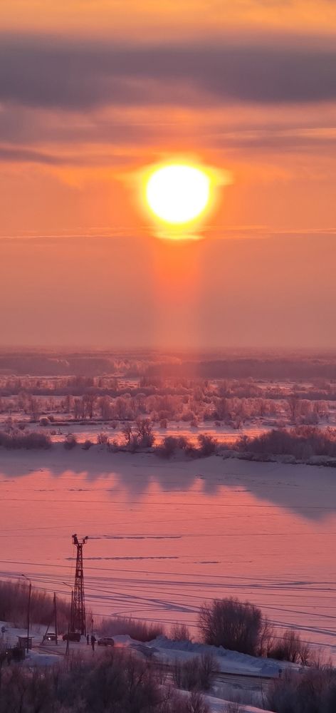 Солнечный столб на закате.