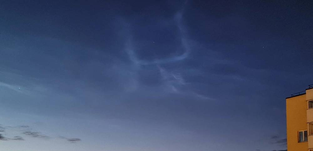 Серебристые облака.