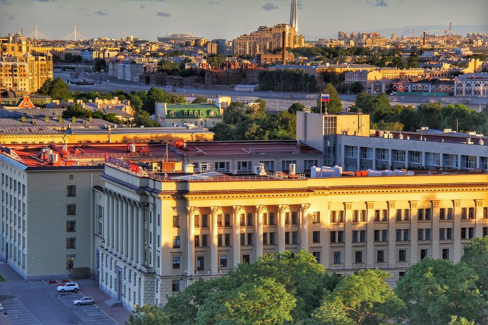 Рассвет над городом.