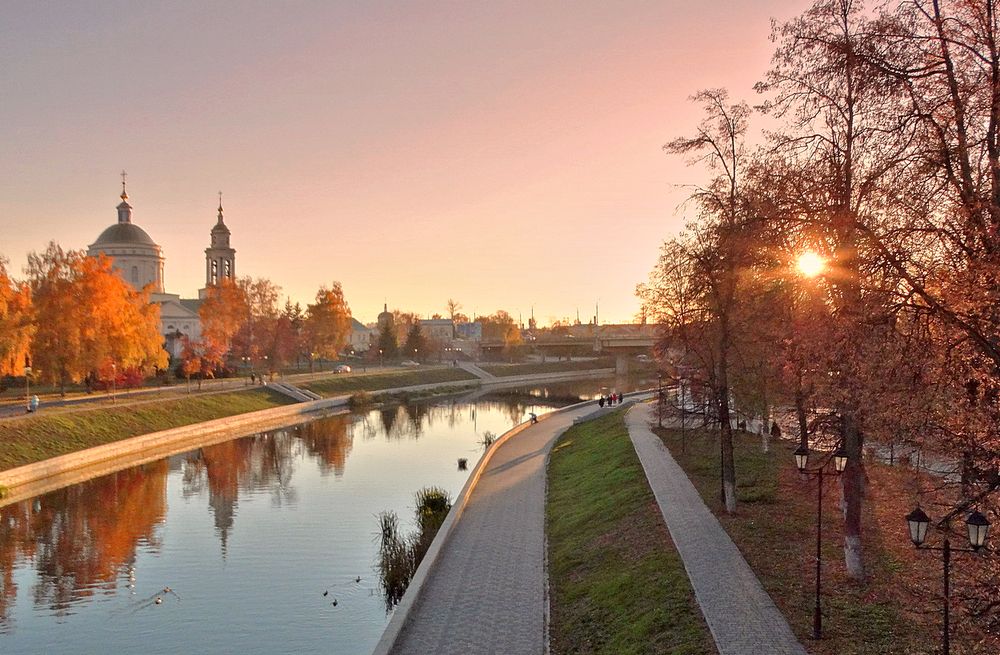 Городской осенний закат